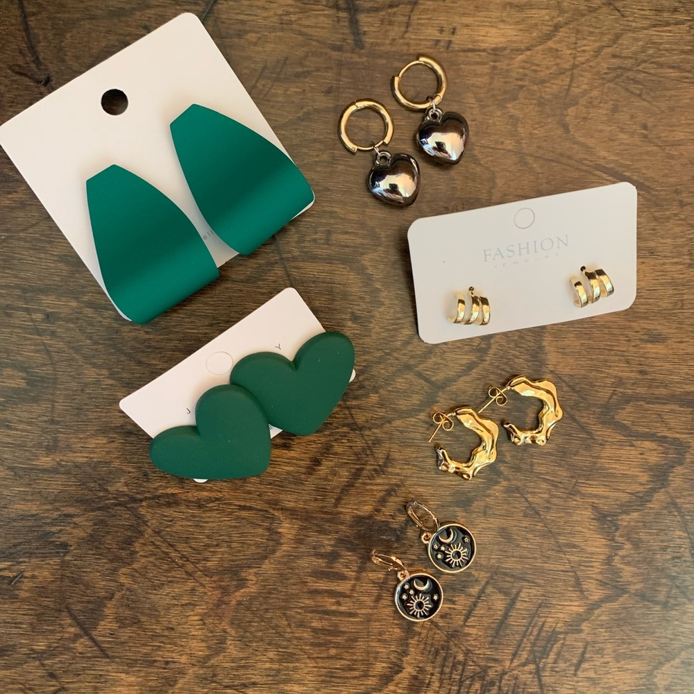 NWOT‎ Pierced Earrings Green Gold Silver Metallic